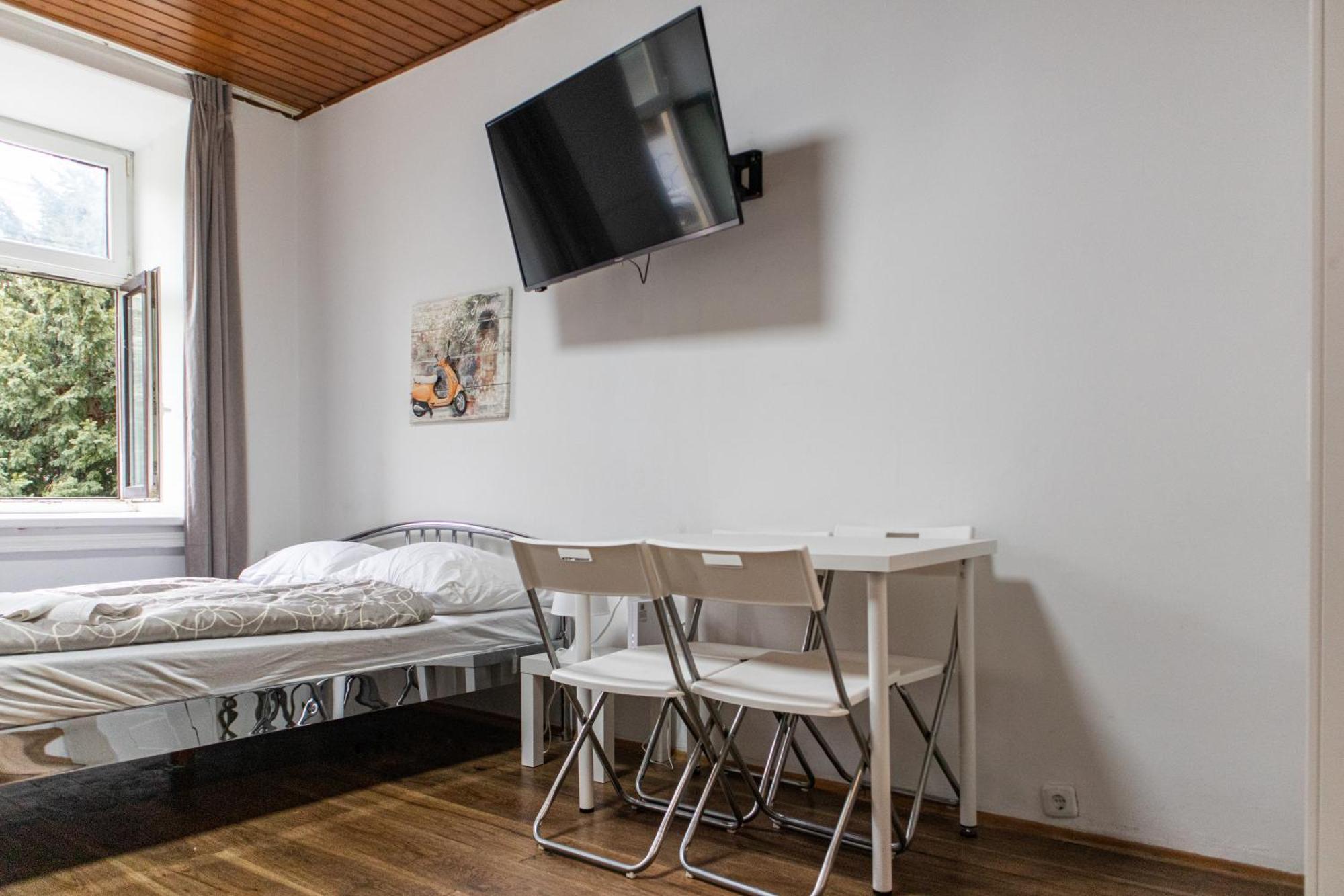 Apartment Affordable 1br Next To Millennium Tower *