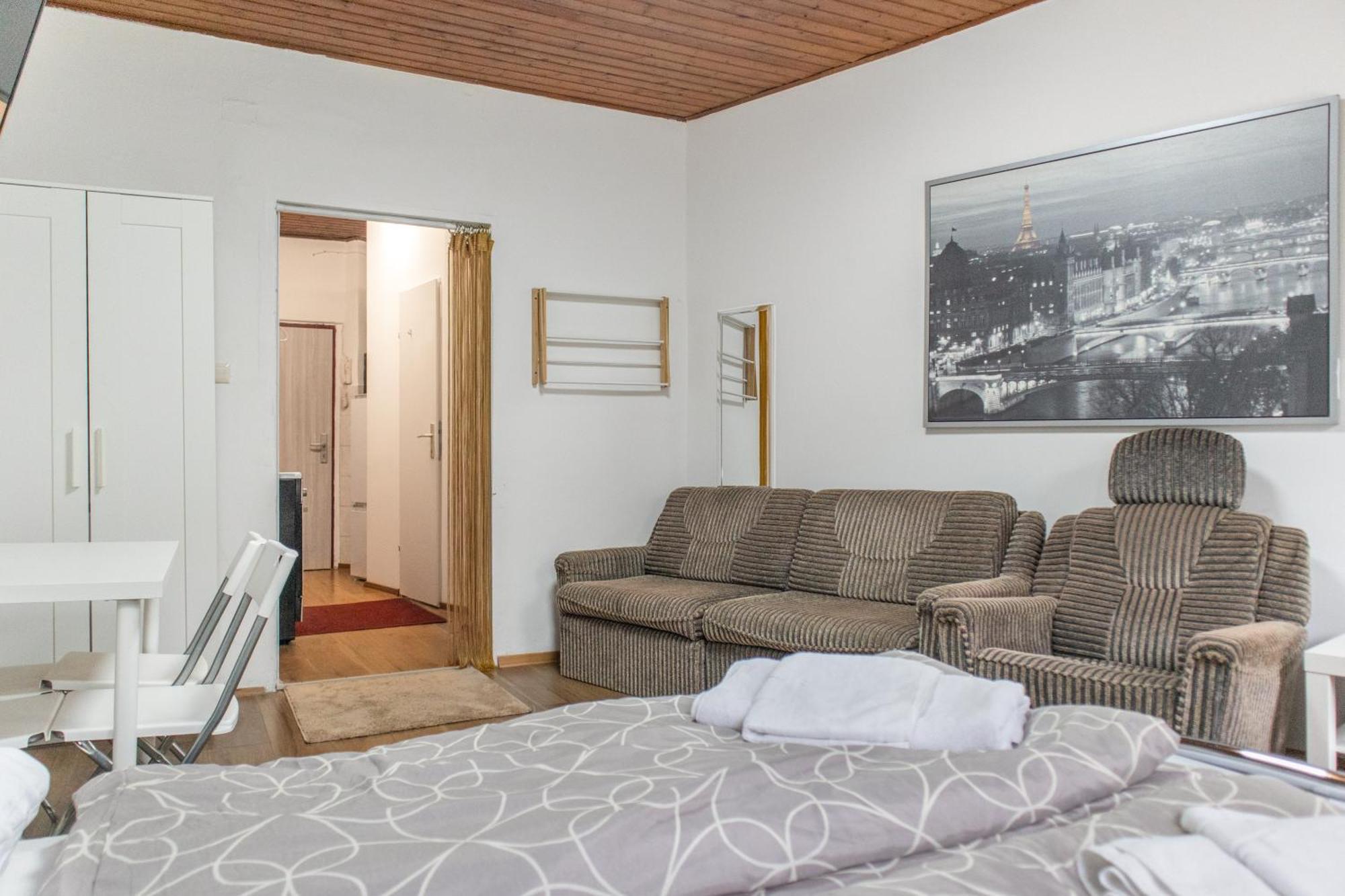 Apartment Affordable 1br Next To Millennium Tower Wien