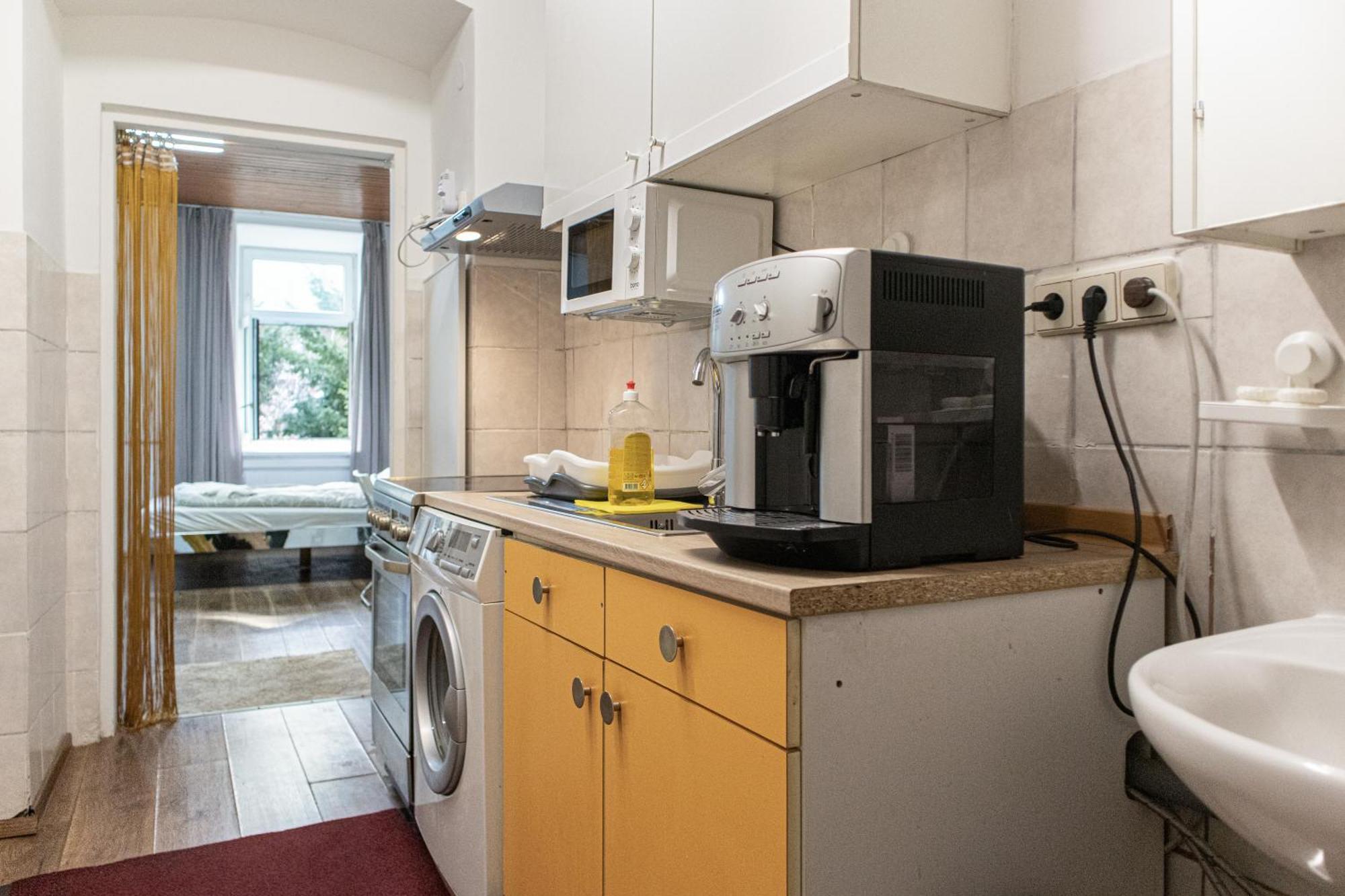 Affordable 1br Next To Millennium Tower Wien