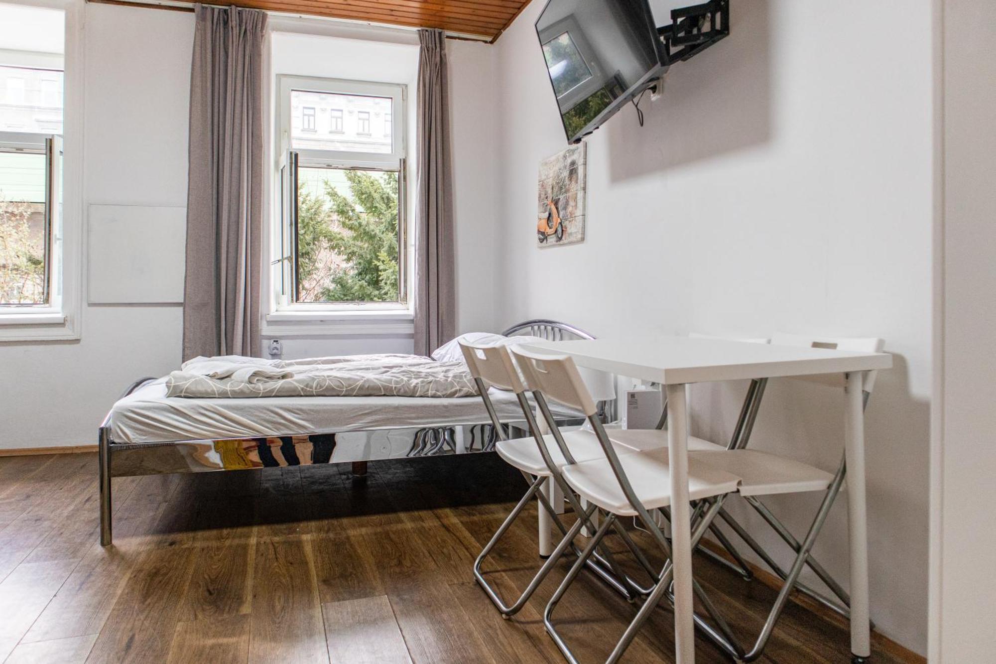 Apartment Affordable 1br Next To Millennium Tower Wien